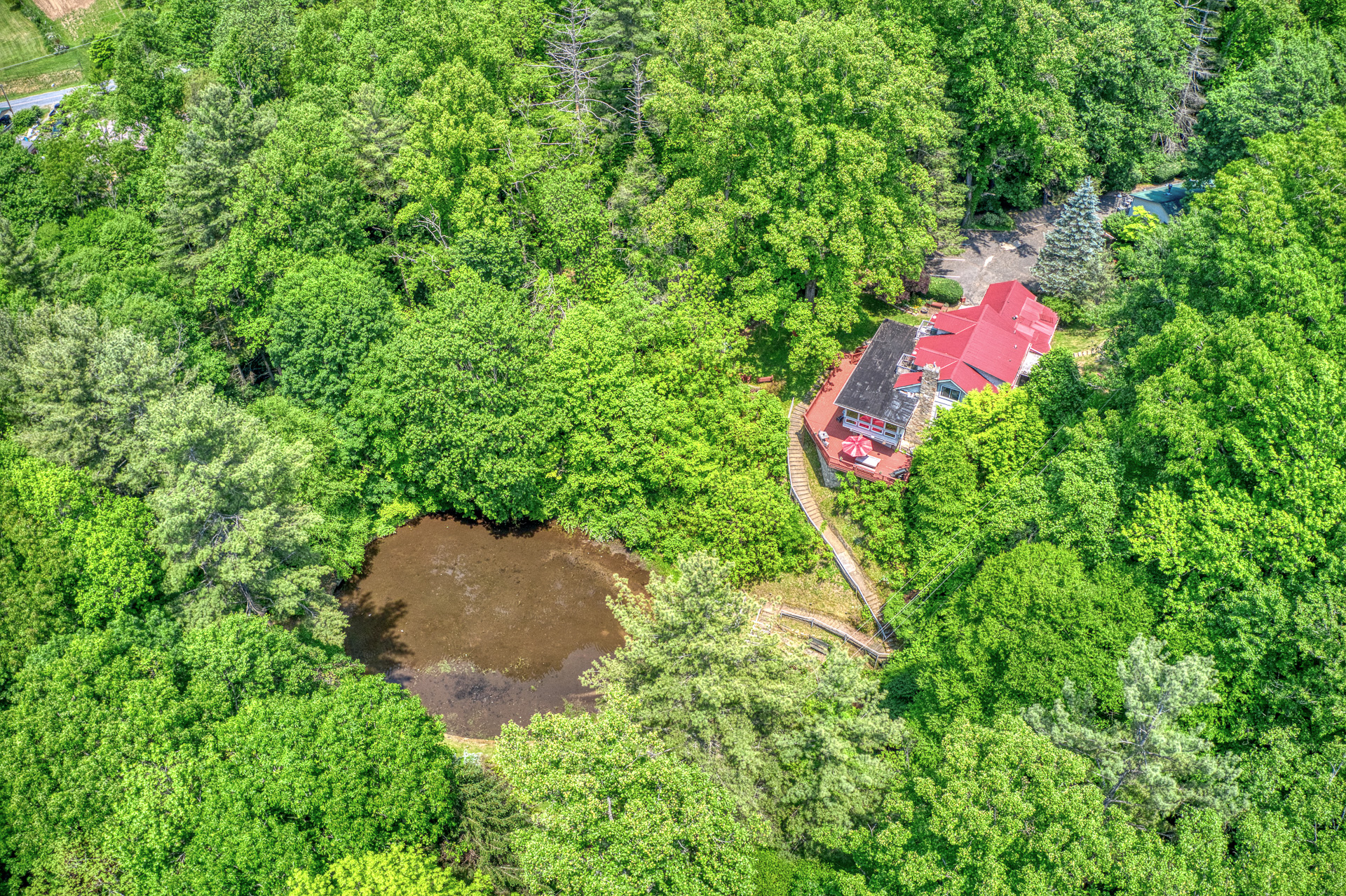 Drone view of Red Leaf River Inn Bed and Breakfast in North Carolina's Smoky Mountains